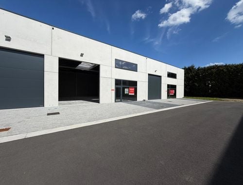                                         Bâtiment d’entreprise à vendre à Ichtegem, € 325.500
