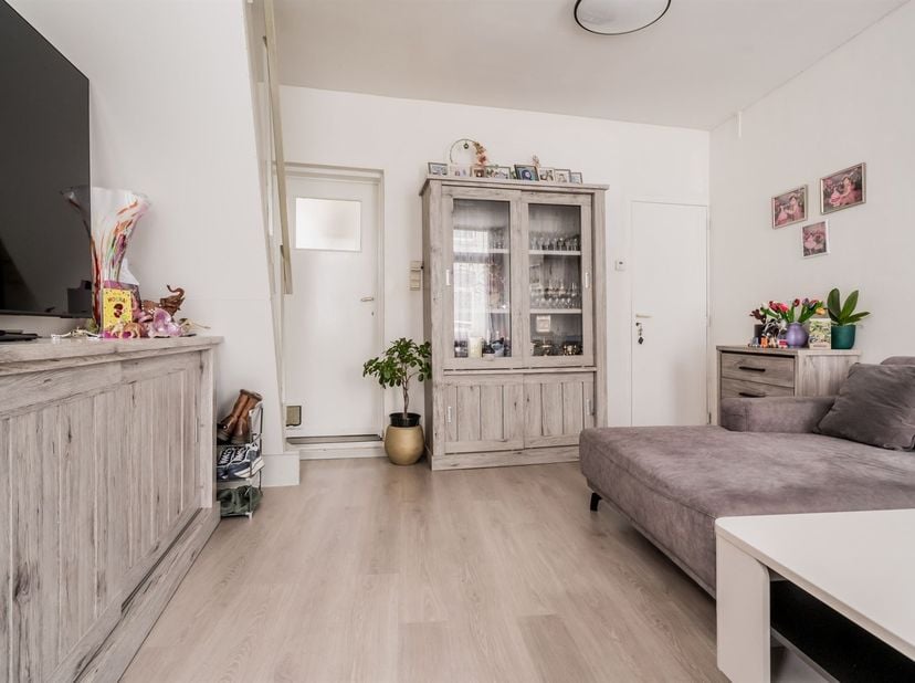 Propriété unique où la cohabitation ou la location supplémentaire à un étudiant est possible.<br />
Cette propriété centrale offre une combinaison un