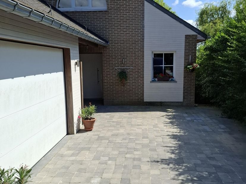 Huis te koop in Rue du Viveroux 91,
                    5600 Merlemont