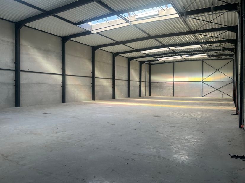 Ben jij op zoek naar een KMO-unit op een goede locatie? Dan hebben wij gevonden wat jij zoekt!<br />
Deze KMO-unit is gelegen in Achel en biedt een fu