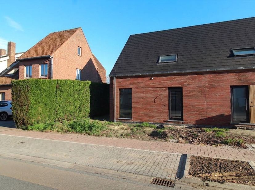 Maison à louer
                    à 7780 Comines