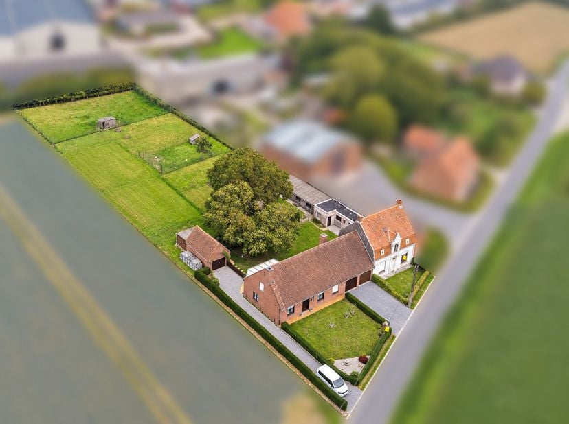 Huis te koop in OOSTHOEKSTRAAT 5,
                    8720 Wakken