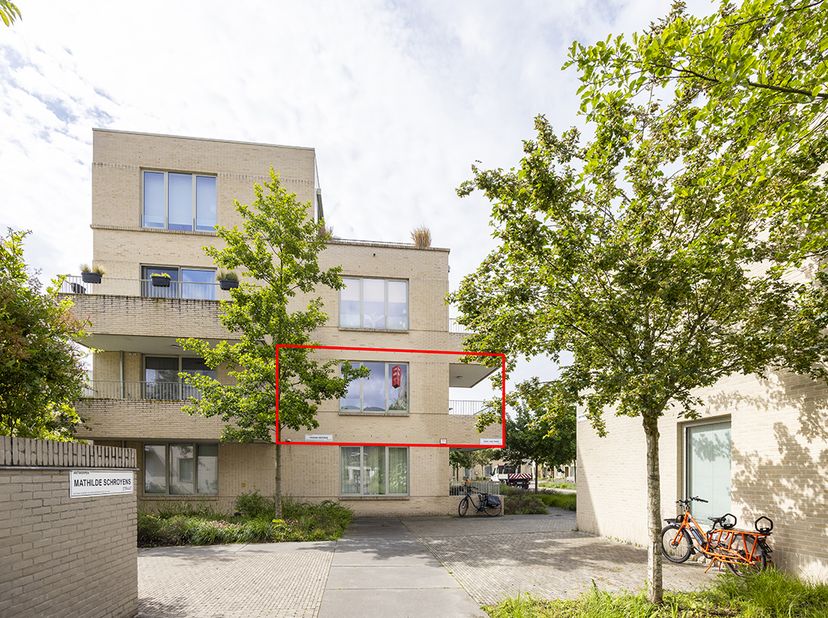 Appartement te koop in Hugo Schiltzplein 12,
                    2050 Antwerpen
