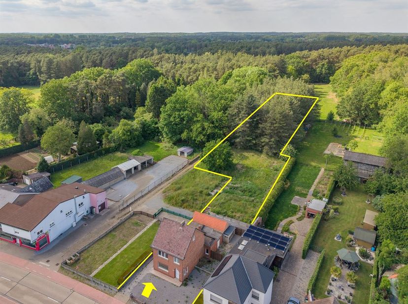 Une opportunité intéressante pour ceux qui recherchent de l'espace, du potentiel et une maison prête à emménager.<br />
Derrière cette façade soignée