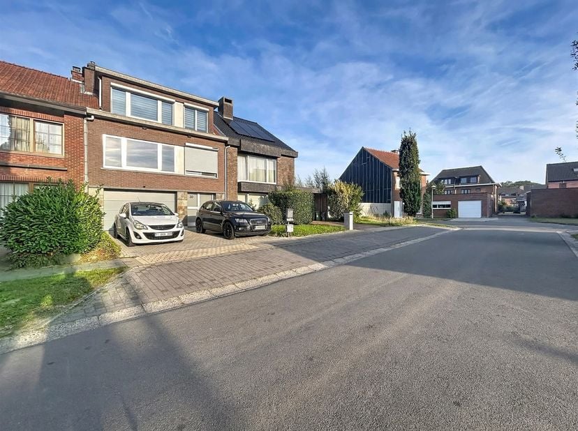 Huis te koop in Soldatendreef 30,
                    9120 Beveren