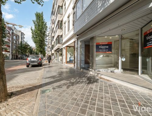                                         Handelsgelijkvloers te huur in Oostende, € 1.210
