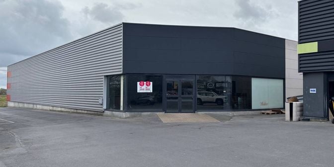 Bedrijfsvastgoed te koop in Brugsesteenweg 453, 8800 Roeselare