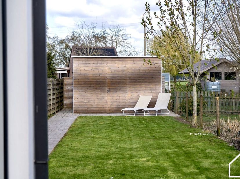 Welkom in deze moderne energiezuinige woning!<br />
<br />
Bekijk de vastgoedvideo via deze link https://youtube.com/shorts/v7EdEAY7xsk om een beter b