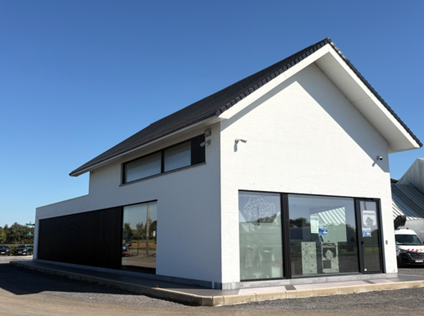 Bedrijfsvastgoed te huur in Ieperstraat 103,
                    8830 Hooglede