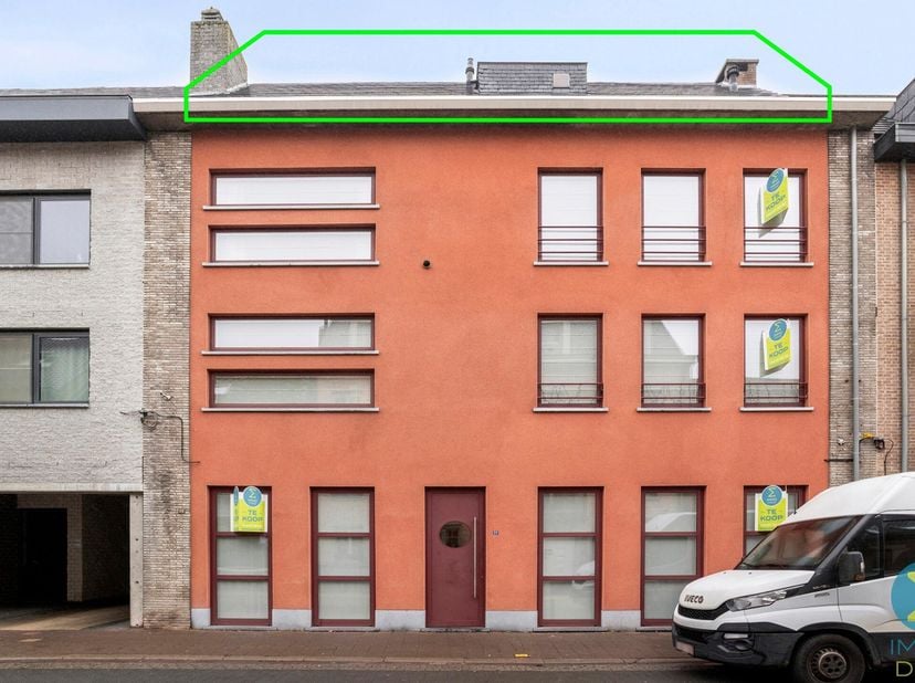 Gezellig dakappartement met ruim terras en carport in het centrum van Arendonk<br />
Op een uitstekende locatie in het centrum van Arendonk bevindt zi