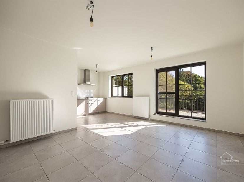 Licht en energiezuinig appartement met zonnepanelen<br />
<br />
Bij interesse in het volgende huur-appartement, mailen naar: robin@home4you.be<br /