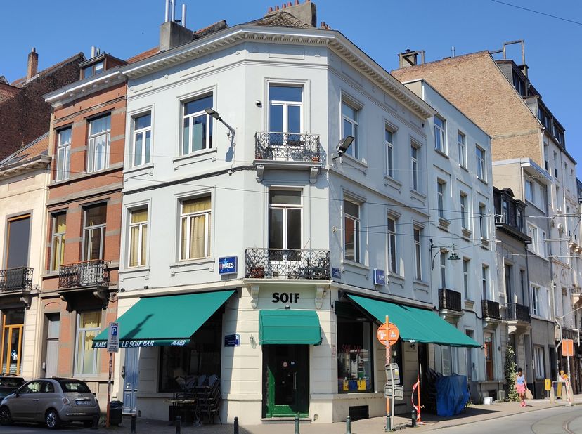 Appartement te koop
                    in 1050 Elsene