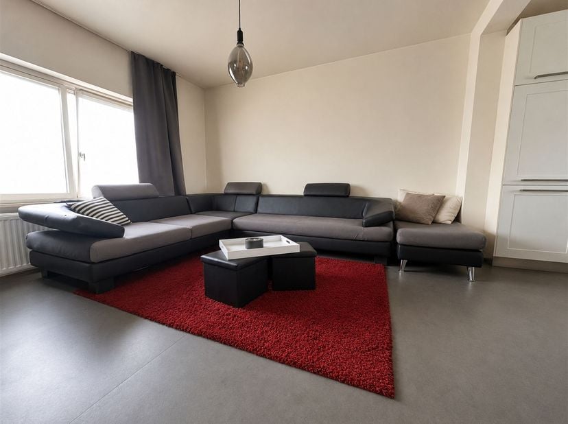 Spacieux appartement de 2 chambres avec grand grenier<br />
Cet appartement bien entretenu est situé au premier étage et offre un cadre de vie confort