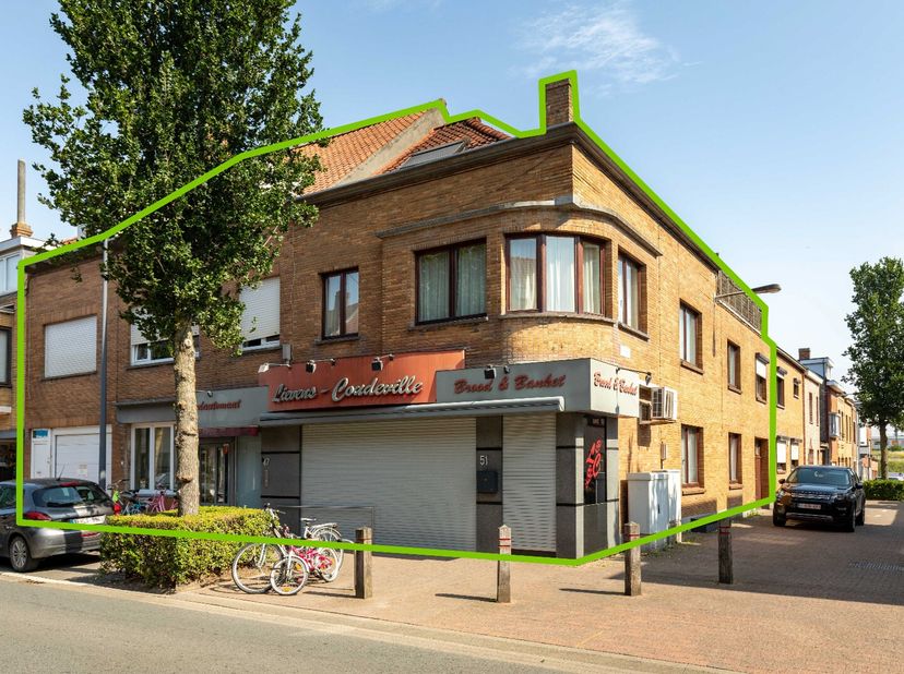 Bien professionnel à vendre
                    à 8400 Stene