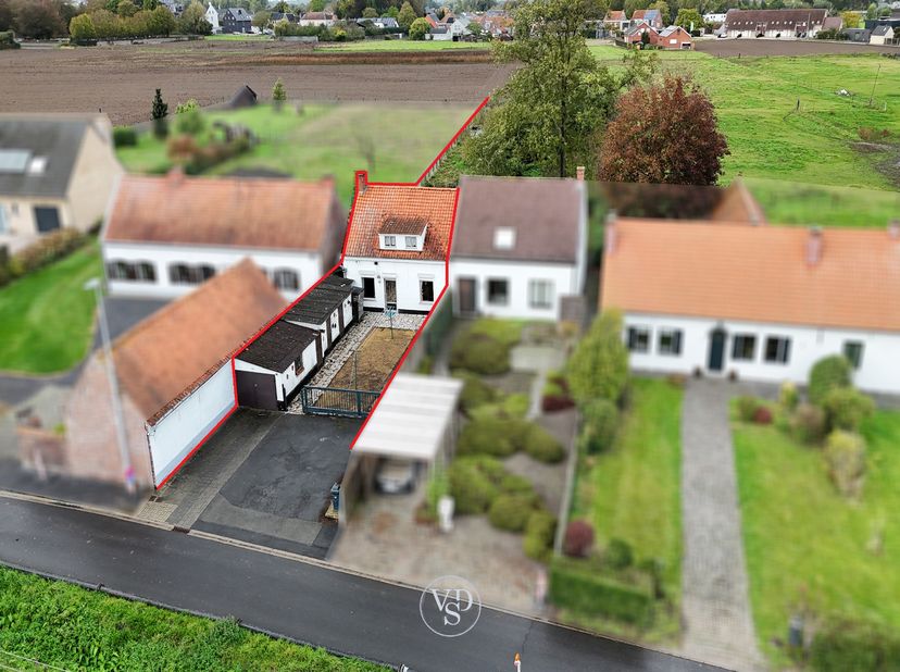 Huis te koop in Haagstraat 98,
                    9890 Gavere