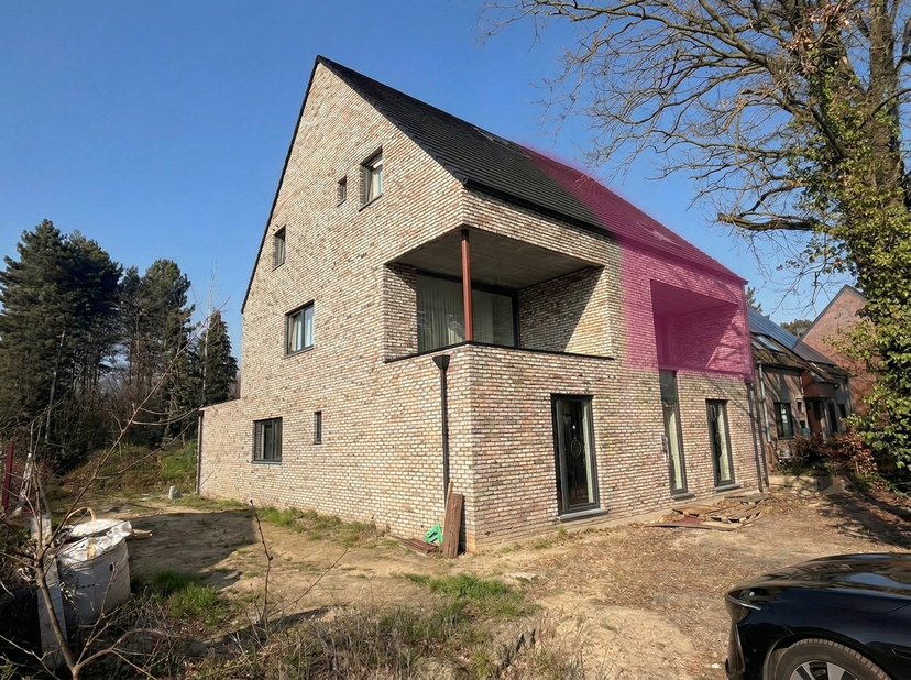 Ruim duplexappartement met terras (aankoop met 2% registratierechten, geen 21% btw)<br />
Dit ruime duplexappartement maakt deel uit van een kleinscha
