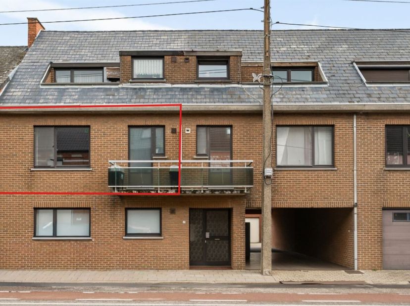 Openhuizendag op zaterdag 13 juni van 11u00 - 12u00<br />
Ligging: Dit appartement bevindt zich in de Diestersteenweg, vlakbij het centrum van Halen.