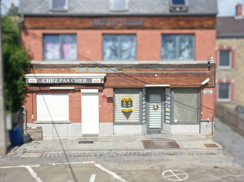 Vous désirez investir dans le rez de chaussée commerciale le plus connu d’Anthisnes ? Une adresse emblématique au cœur de la vie locale bénéficiant d’