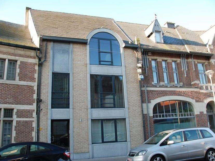 Ruim duplex appartement een gebouw met lift, in hartje Reet!&amp;nbsp; Dit appartement bevindt zich op wandelafstand van alle winkels, verschillende schol