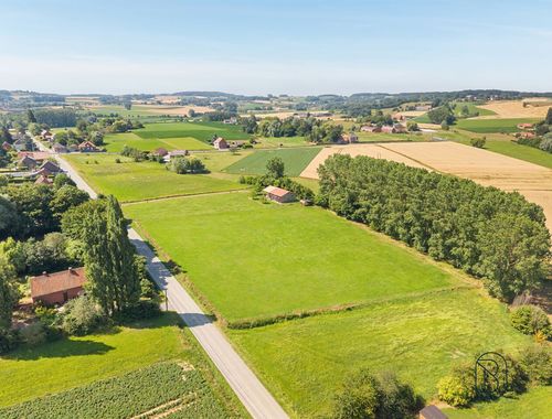                                         Grond te koop in Ellezelles, € 220.000
