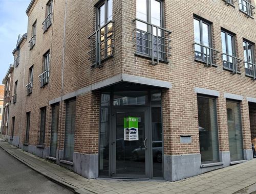                                         Immeuble de bureaux à vendre à Borgloon, € 165.000
