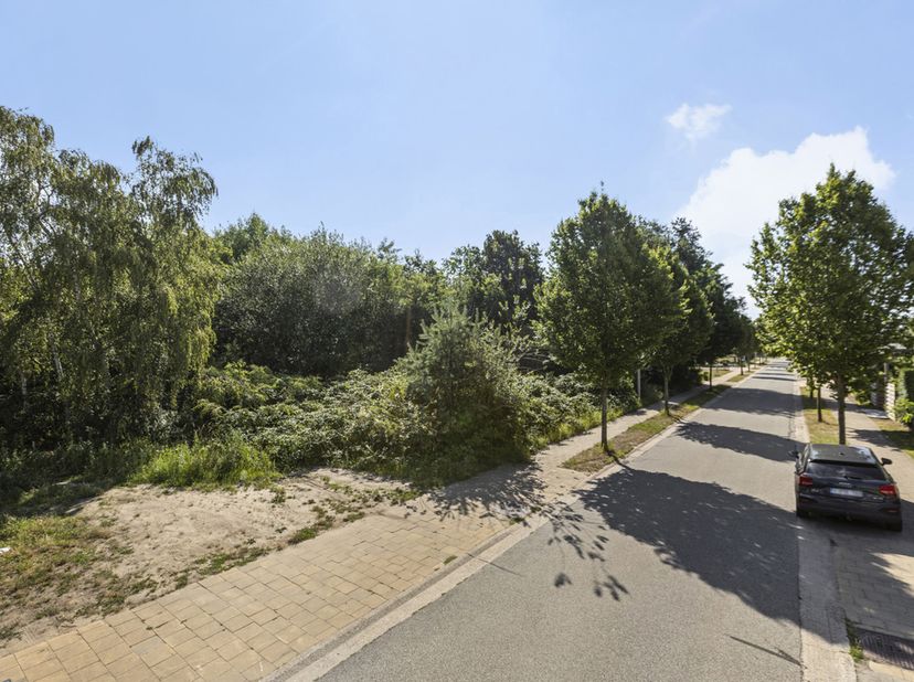BOUWGROND VOOR EEN HALFOPEN BEBOUWING VAN 4A25CA TE OVERPELT !<br />
Deze bouwgrond, gekend als lot 1 van een goedgekeurde verkaveling is 4are 25centi