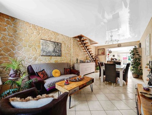                                         Maison bourgeoise à vendre à Le Bizet, € 139.900
