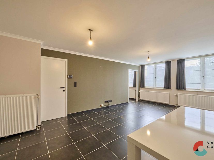 Ben jij opzoek naar een centraal gelegen appartement met alle voorzieningen binnen handbereik? Dit instapklare appartement bevindt zich op de eerste v