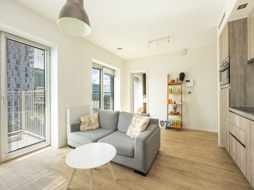 Dit knap appartement is gelegen op de vijfde verdieping van een verzorgd, recent gebouw aan het Park Spoor Noord. Op wandelafstand tref je supermarkte