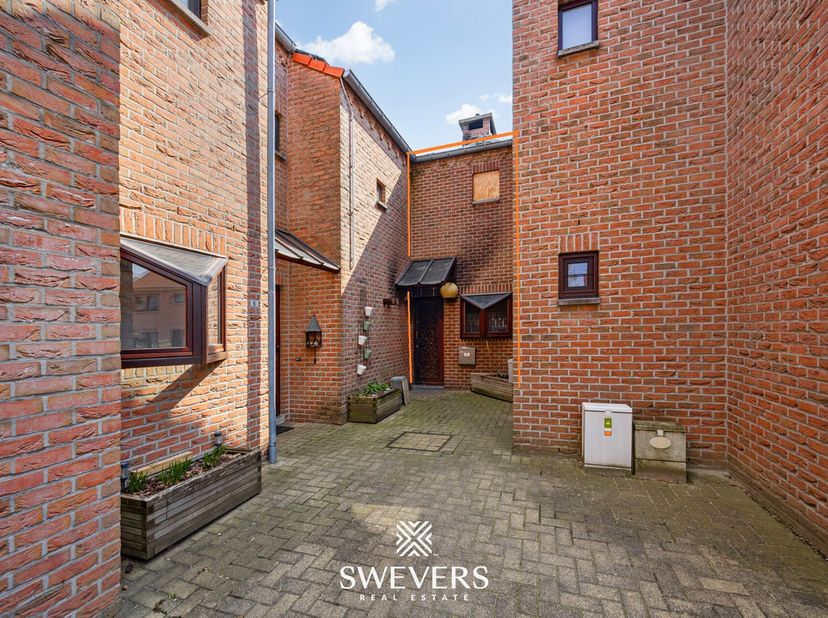 Voor meer info en fotos, surf naar www.swevers.be   Bent u op zoek naar een bouwgrond met potentieel op een rustige, maar centrale locatie in Hasselt?