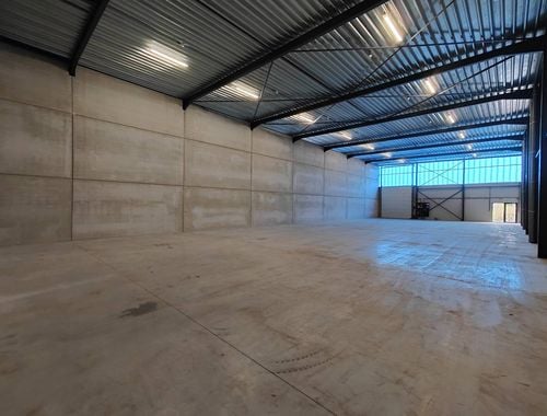                                         Opslagplaats te huur in Oostende, € 1.800
