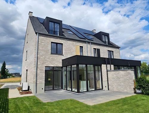                                         Woning te koop in Nederokkerzeel, € 689.000
