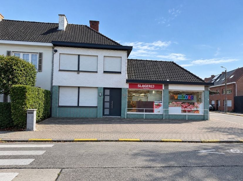 Bien professionnel à vendre à Gaversstraat 134,
                    8530 Harelbeke