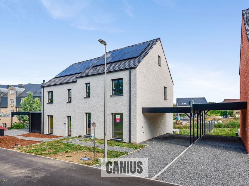 NIEUWBOUWWONING - 4 SLPKS - CARPORT EN KELDER<br />
<br />
Ben je op zoek naar een idyllisch thuis in een charmante omgeving? Dan verwelkomen we je