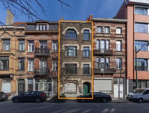                                         Appartementsgebouw te koop in Anderlecht, € 585.000
