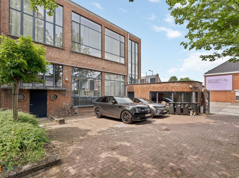 Bien professionnel à vendre
                    à 2830 Willebroek