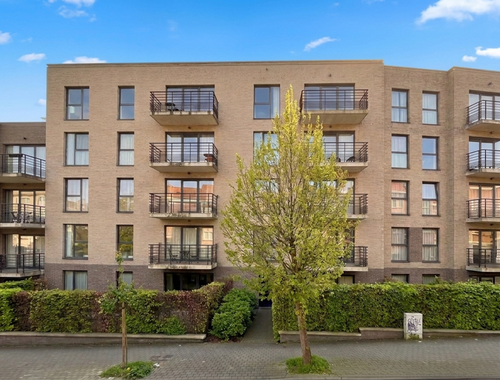                                         Appartement à louer à Auderghem, € 950
