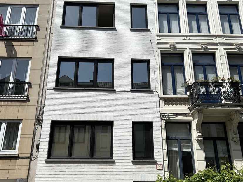 Toplocatie! 1 slaapkamer te Marnixplaats<br />
Toplocatie aan de Marnixplaats – Antwerpen<br />
Wonen aan de Marnixplaats is wonen in het bruisende ha