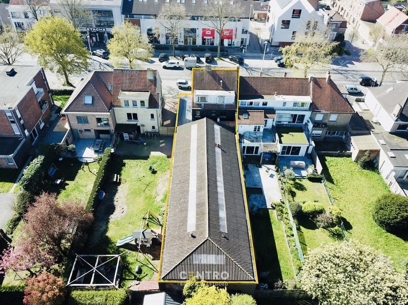 Bien professionnel à vendre
                    à 8310 Sint-Kruis