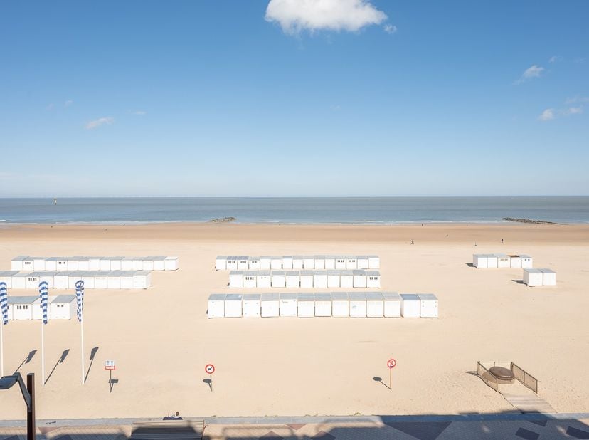 Fantastique appartement rénové de 3 chambres à coucher sur le front de mer, idéalement situé dans le Zoute, entre la place Albert et la digue piétonne