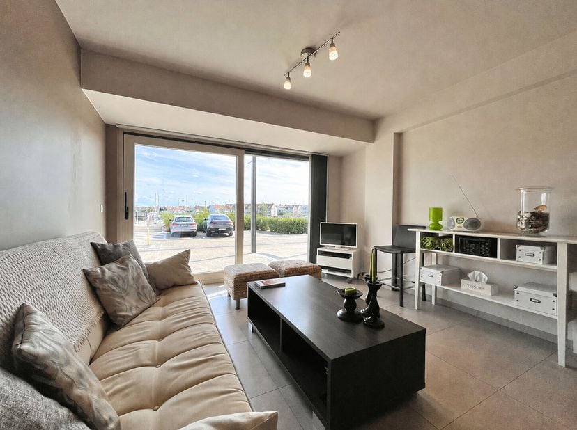 Mooi appartement met 2 slaapkamers gelegen aan de Rederskaai met zicht op de jachthaven. Goed gelegen nabij alle voorzieningen en op korte afstand van