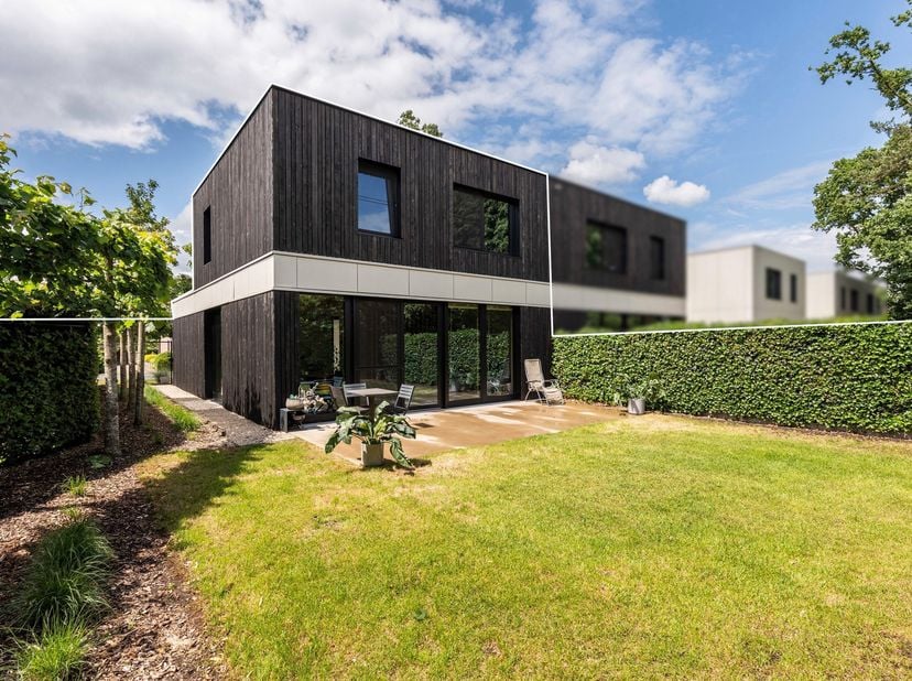 Verkaveling "De Bleeken": Laatste halfopen energieneutrale woning (aan registratierechten !!), op een zeer centrale locatie nabij Postel, Turnhout, Ou