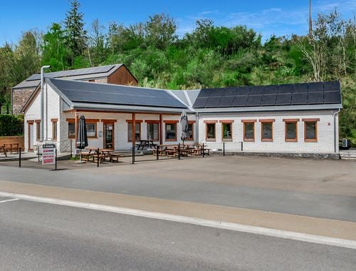                                         Commerce à vendre à Tenneville, € 390.000
