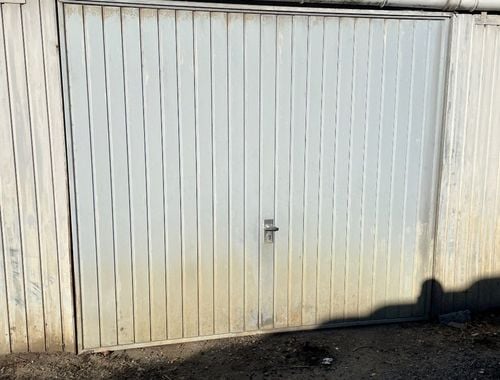                                         Box à louer à Geel, € 70

