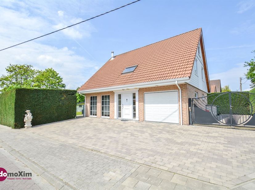 Ruime, moderne open bebouwing in rustige residentiële buurt in Elewijt<br />
In een rustige residentiële omgeving, vlak bij het Blosodomein Hofstade m