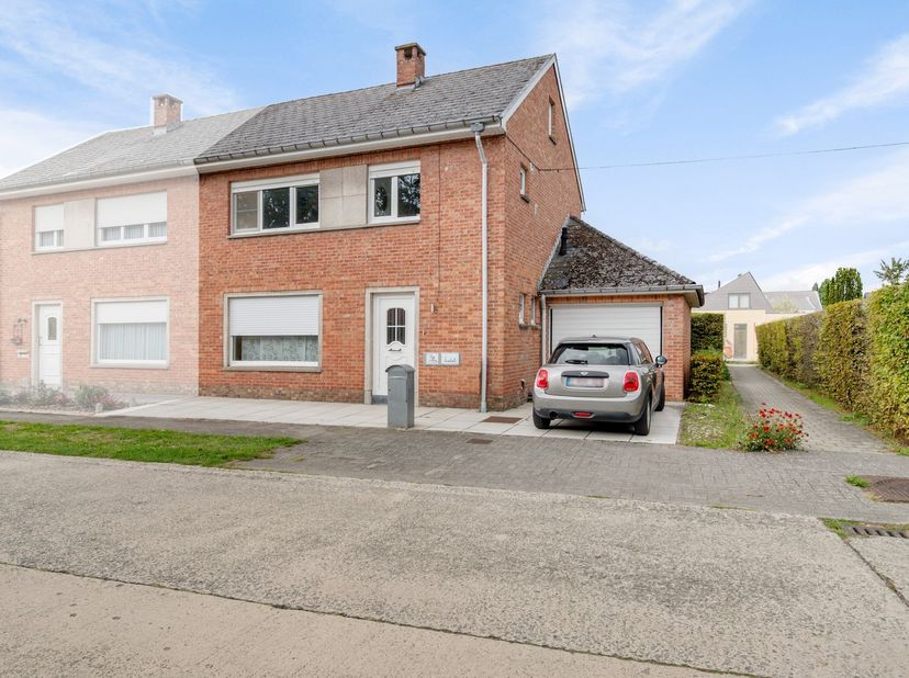 Huis te koop in Acacialaan 54,
                    9240 Zele