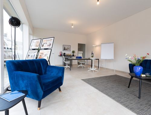                                         Handelsgelijkvloers te huur in Oostende, € 1.100
