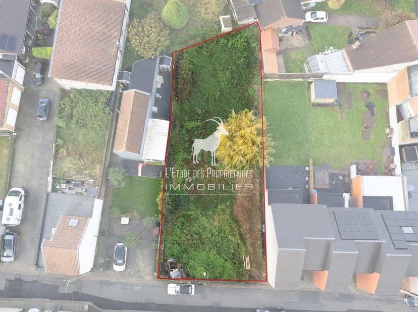 Referentie van het agentschap: v7170-409<br />
Ontdek een unieke kans om een uitzonderlijk perceel van +/- 576m² aan te kopen in de regio HAINE-SAINT-