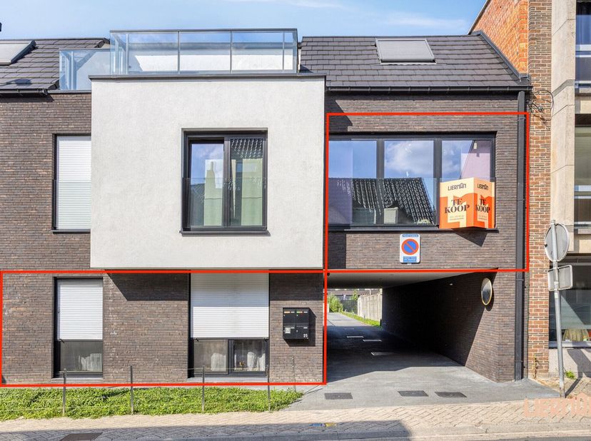 - Bezoekdag: ZA 27/06 (VM) - enkel op afspraak - 053 89 99 66 -<br />
Dit recent gebouwde appartement (2020) geniet van een centrale ligging in Opwijk