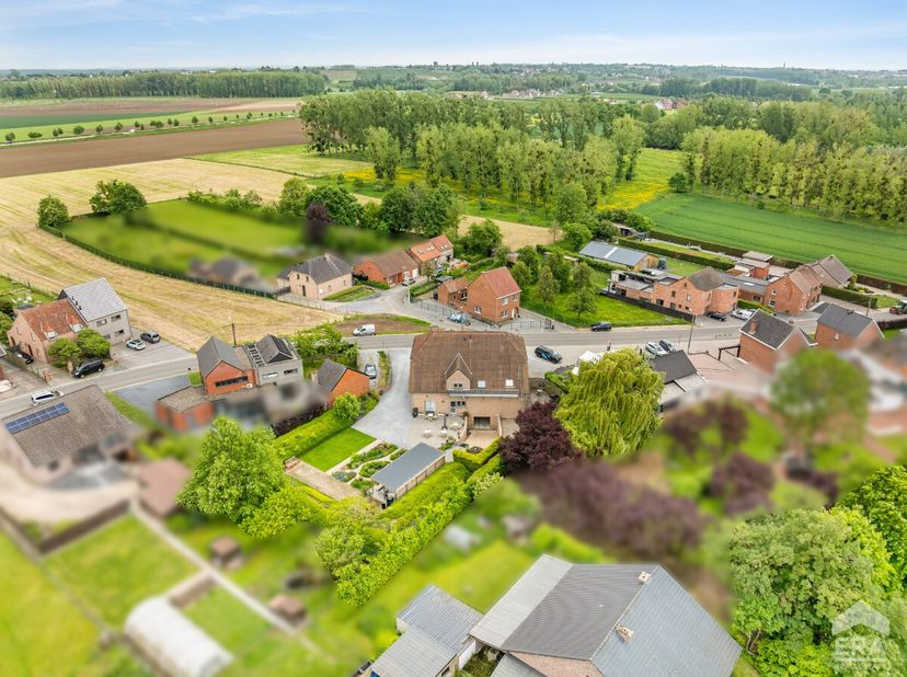 Te koop: B&amp;B met gelijkvloerse horecagelegenheid + aparte studio in Vrolingen (Wellen)Voor meer informatie ga naar https://www.era.be/nl/te-koop/welle